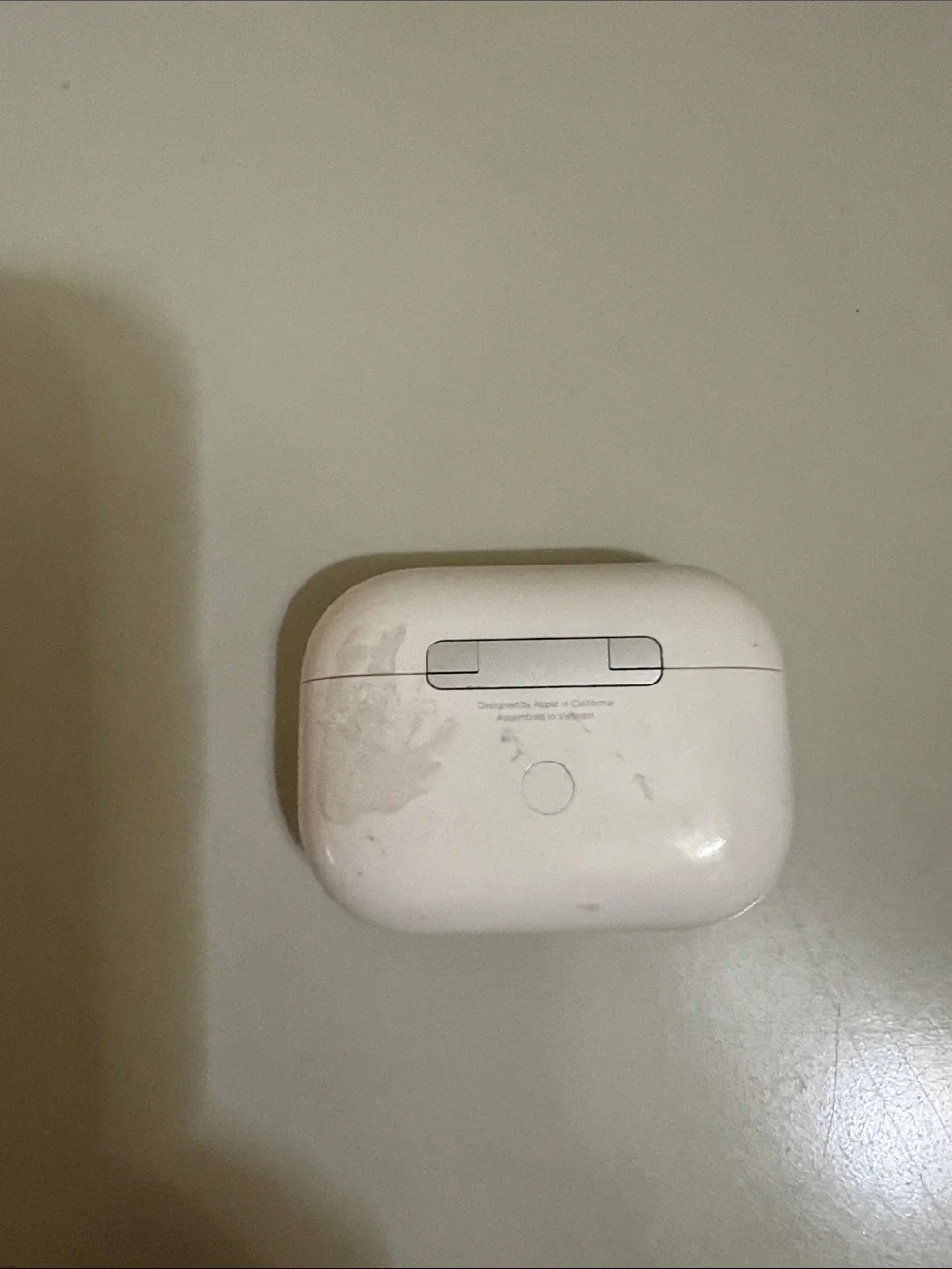 Apple White Wireless Earbuds with Charging Case first generation